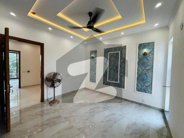 SYED BROTHERS PROUDLY OFFERS: 5 Marla Elegant And Fully Maintained Bungalow Is Available In The Best Block Of DHA Lahore