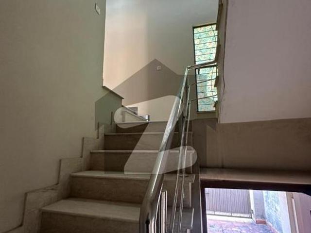 SYED BROTHERS PROUDLY OFFERS: 8 Marla Elegant And Fully Maintained Bungalow Is Available In The Best Block Of DHA Lahore. DHA 9 Town Block C
