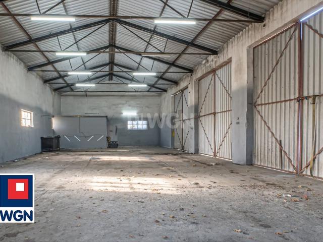 Przestronna hala magazynowa 211 m² z dostępem do A4