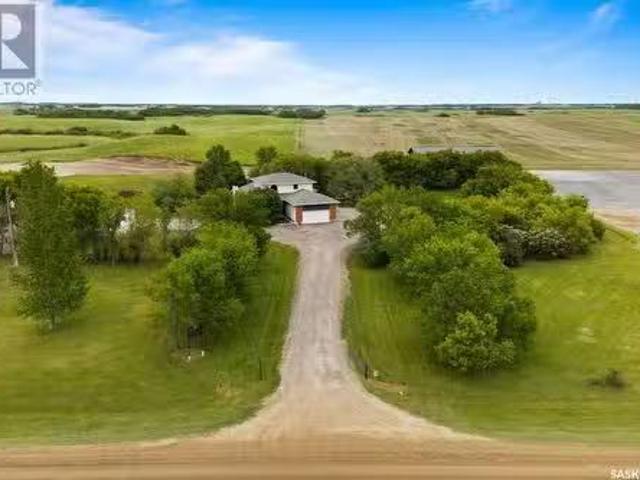 Szeles Acreage, Edenwold Rm No. 158, SK, S0G 3Z0 house for s.