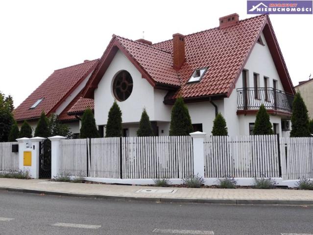 Szkolna 220 m², Ostrowiec Świętokrzyski